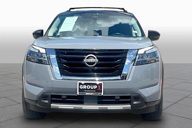 Used 2023 Nissan Pathfinder Platinum FWD image 4