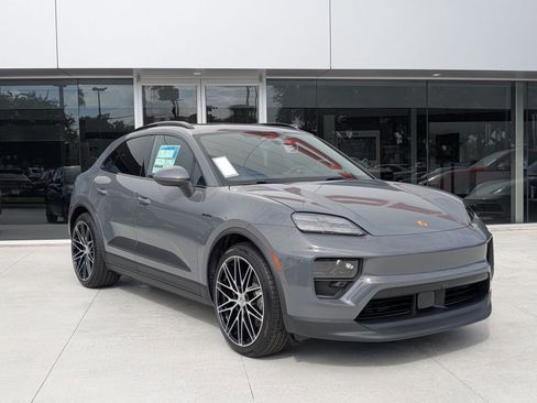 New 2025 Porsche Macan 4S Electric image 7