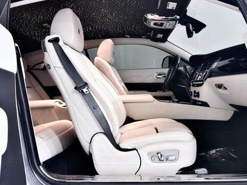 Used 2015 Rolls-Royce Wraith image 32