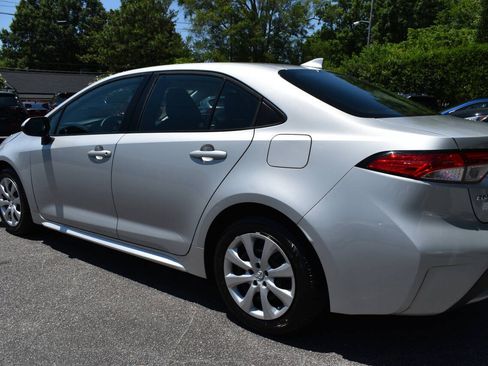 Used 2021 Toyota Corolla LE FWD image 27