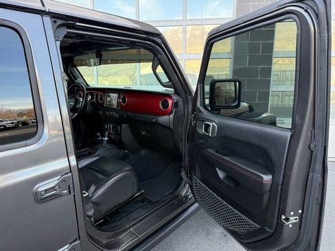 Used 2018 Jeep Wrangler Unlimited Rubicon AWD/4WD image 17