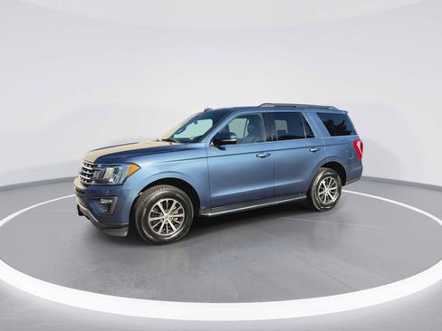 Used 2020 Ford Expedition XLT w/ Equipment Group 202A AWD/4WD image 4