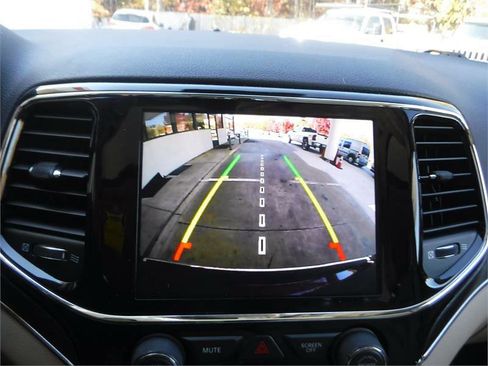 Used 2020 Jeep Grand Cherokee Limited w/ Trailer Tow Group IV image 9