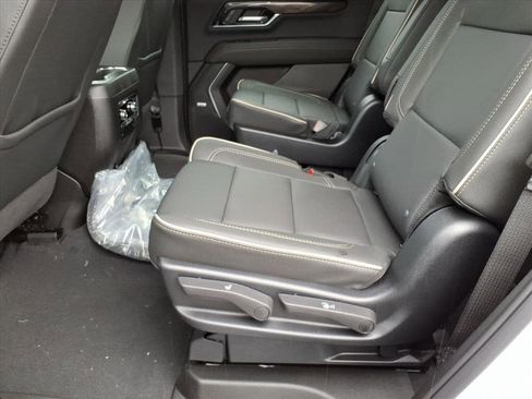 New 2026 GMC Yukon Elevation image 13