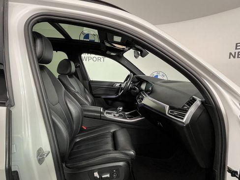 Used 2019 BMW X5 xDrive40i w/ M Sport Package image 19
