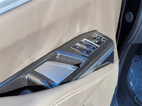 Used 2025 Cadillac Escalade V w/ LPO, ONYX Package image 21