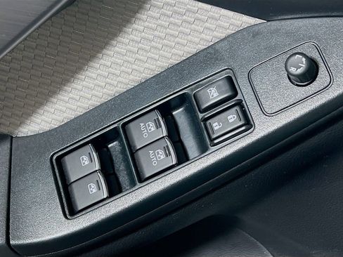 Used 2018 Subaru Forester 2.5i Premium AWD/4WD image 16
