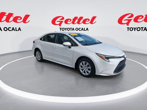 Used 2024 Toyota Corolla LE image 2