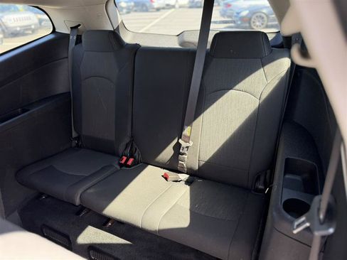 Used 2016 Chevrolet Traverse LT w/ Style and Technology Package FWD image 31
