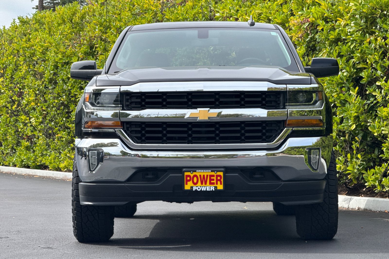 Used 2018 Chevrolet Silverado 1500 LT w/ LT Eassist Package AWD/4WD image 9
