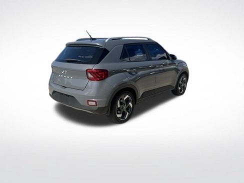 Used 2023 Hyundai Venue SEL FWD image 3