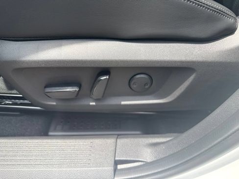 New 2026 Nissan Rogue Platinum AWD/4WD image 13