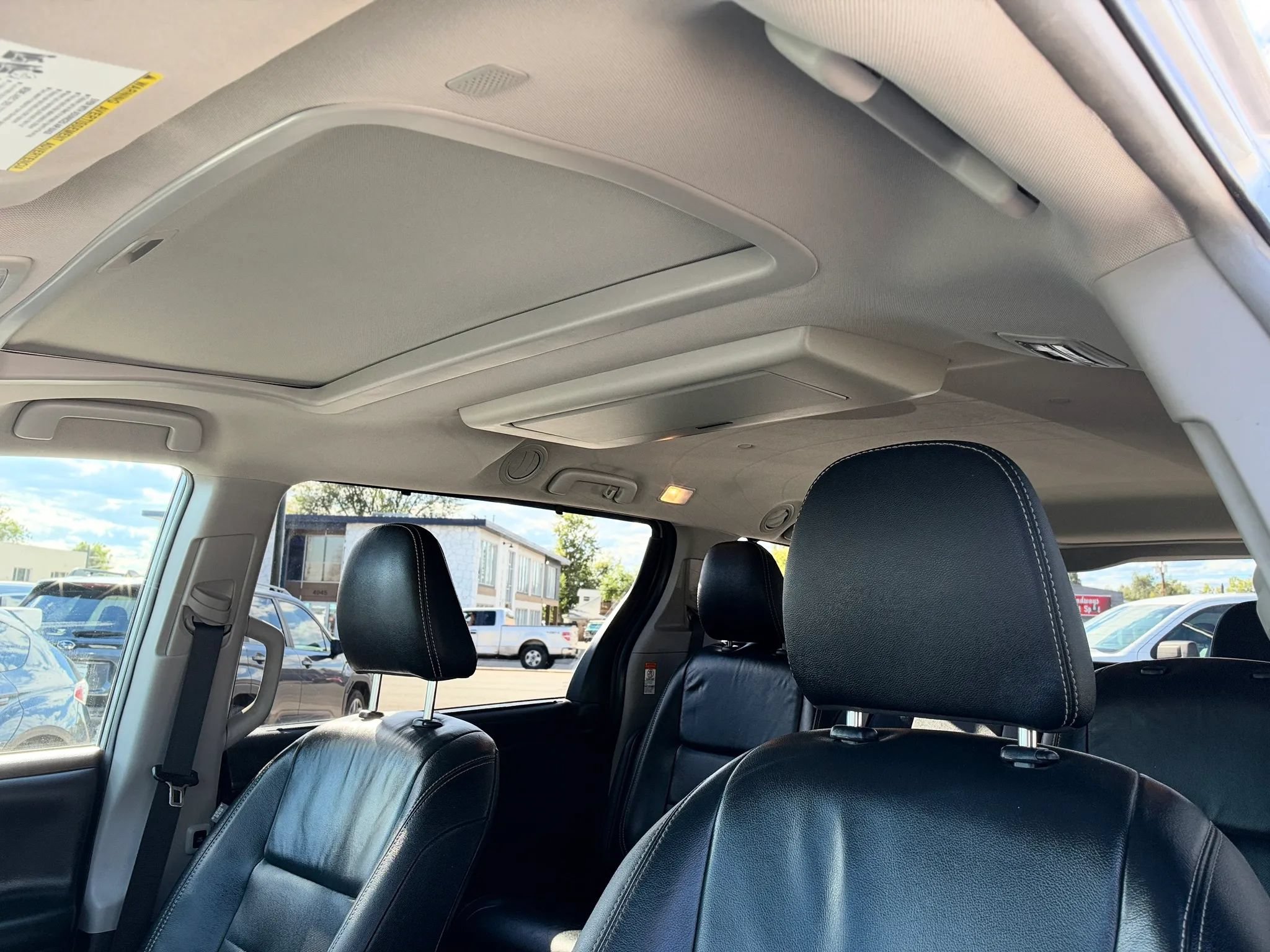 Used 2019 Toyota Sienna SE Premium w/ Carpet Mat Package AWD/4WD image 13