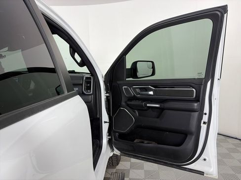 Used 2019 RAM 1500 Laramie image 31