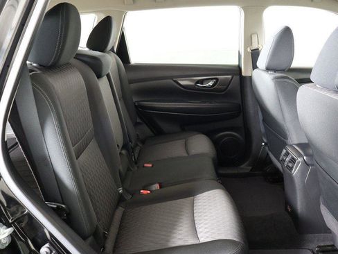 Used 2019 Nissan Rogue SV image 33