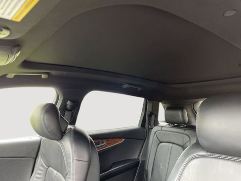 Used 2016 Lincoln MKX Reserve w/ Luxury Package AWD/4WD image 17