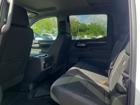 New 2026 GMC Sierra 1500 SLT w/ SLT Premium Plus Package AWD/4WD image 6