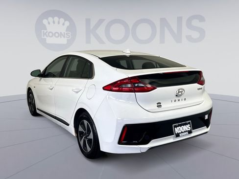 Used 2017 Hyundai Ioniq SEL w/ Tech Package 02 FWD image 4