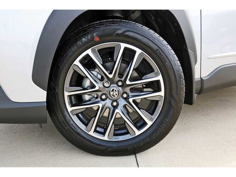 Used 2026 Toyota Corolla Cross XLE w/ Convenience Package image 29