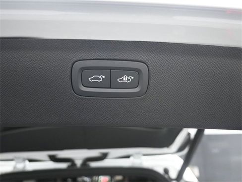 New 2025 Volvo XC90 B6 Plus w/ Protection Package Premier image 26