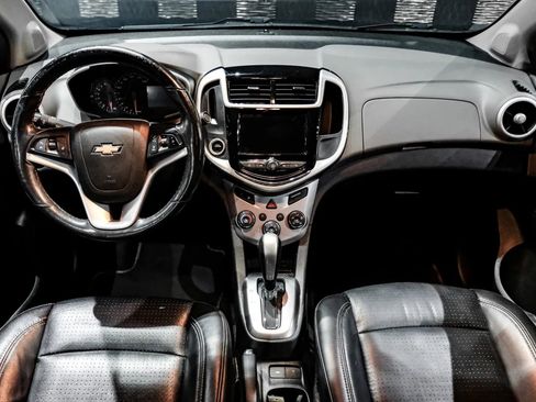 Used 2019 Chevrolet Sonic Premier FWD image 16
