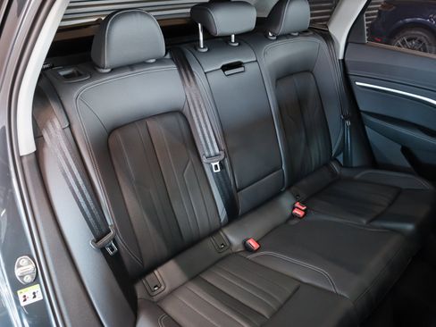 Used 2024 Audi Q8 e-tron Premium Plus w/ Premium Plus Package image 11