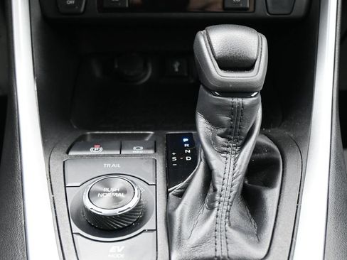 Used 2022 Toyota RAV4 XLE w/ XLE Grade Weather Package AWD/4WD image 20