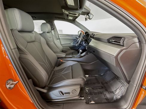 New 2025 Audi Q3 2.0T Premium image 28