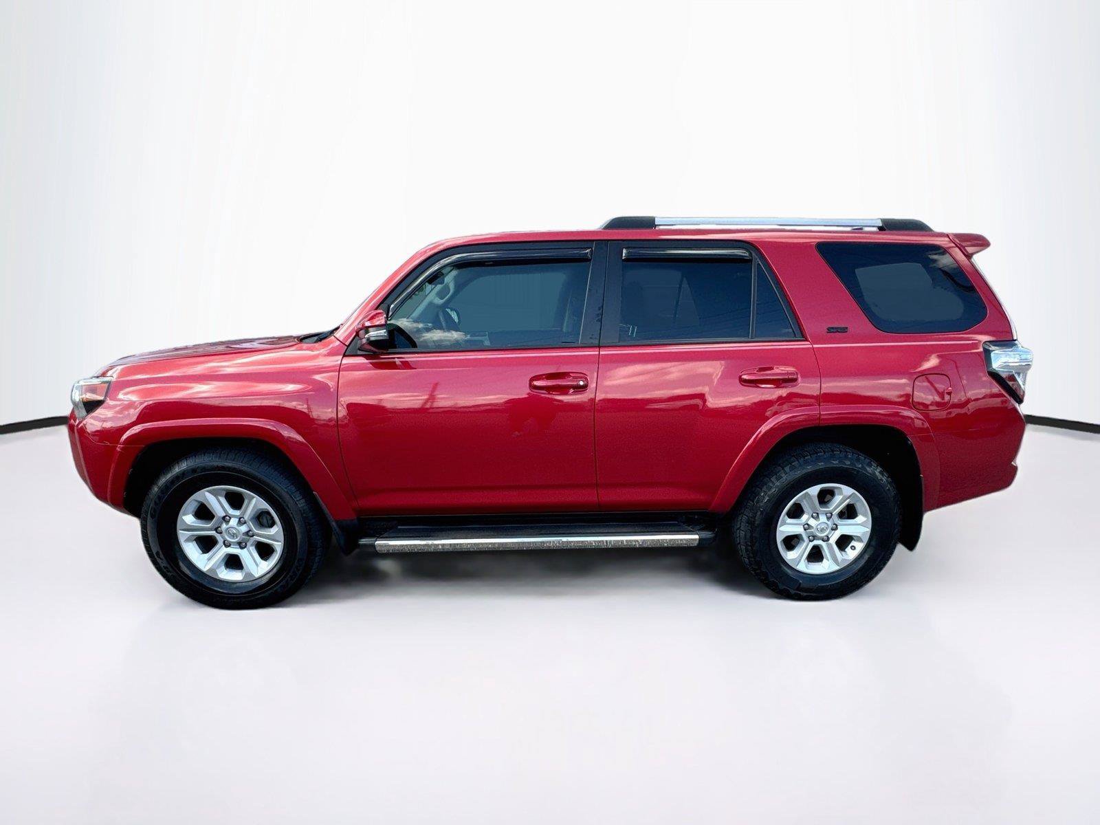 Used 2022 Toyota 4Runner SR5 Premium w/ Moonroof Package RWD image 2