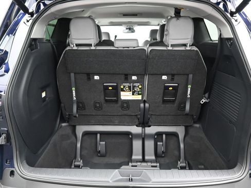 New 2026 Toyota Sienna XLE image 12