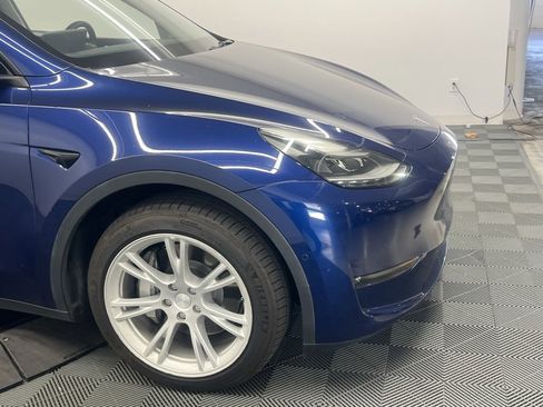 Used 2022 Tesla Model Y Long Range image 6