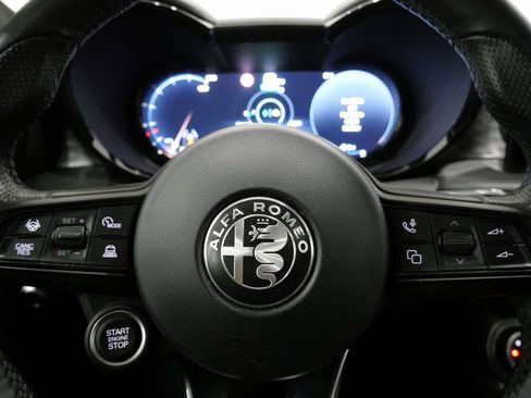 Used 2024 Alfa Romeo Tonale Ti image 16