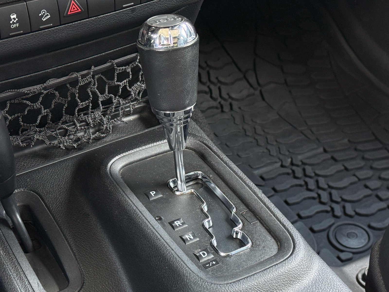 Used 2014 Jeep Wrangler Unlimited Rubicon w/ Dual Top Group AWD/4WD image 30