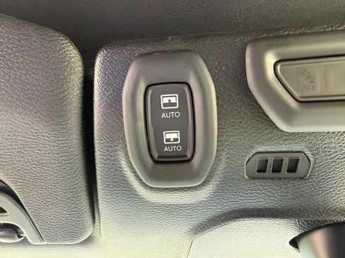 Used 2021 Jeep Wrangler Unlimited Rubicon AWD/4WD image 28