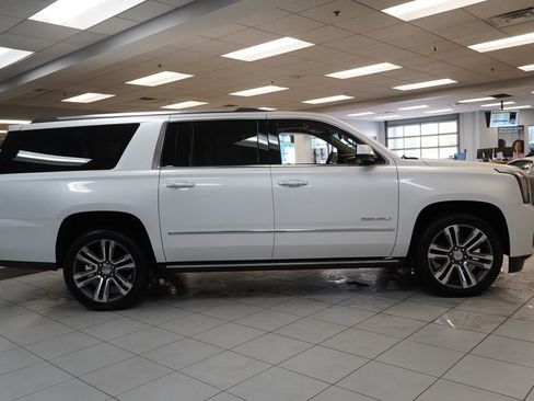 Used 2020 GMC Yukon XL Denali w/ Denali Ultimate Package AWD/4WD image 15