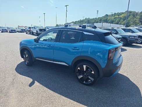 Used 2025 Nissan Kicks SR FWD image 4