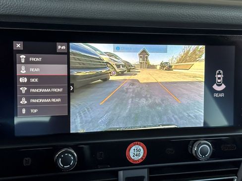 Used 2024 Porsche Macan image 20