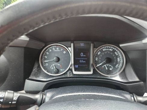 Used 2017 Toyota Tacoma SR5 RWD image 5
