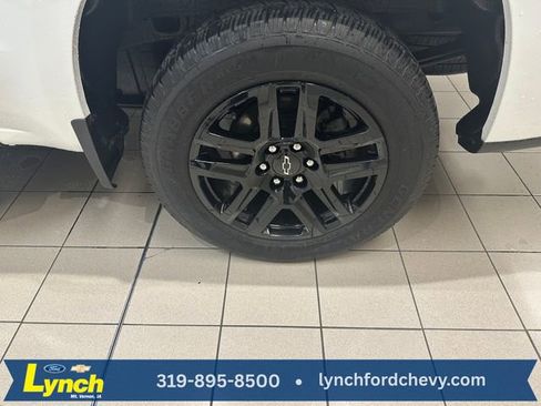 Used 2022 Chevrolet Silverado 1500 Custom AWD/4WD image 24