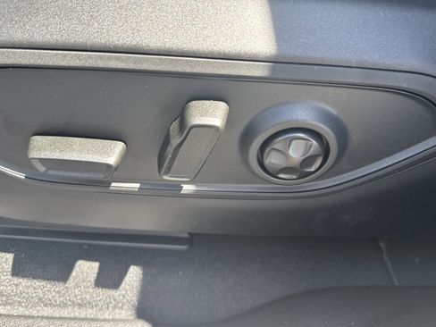 New 2026 Jeep Grand Cherokee Laredo RWD image 11