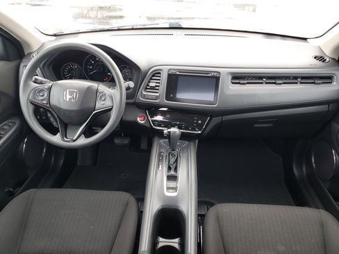Used 2018 Honda HR-V EX image 9