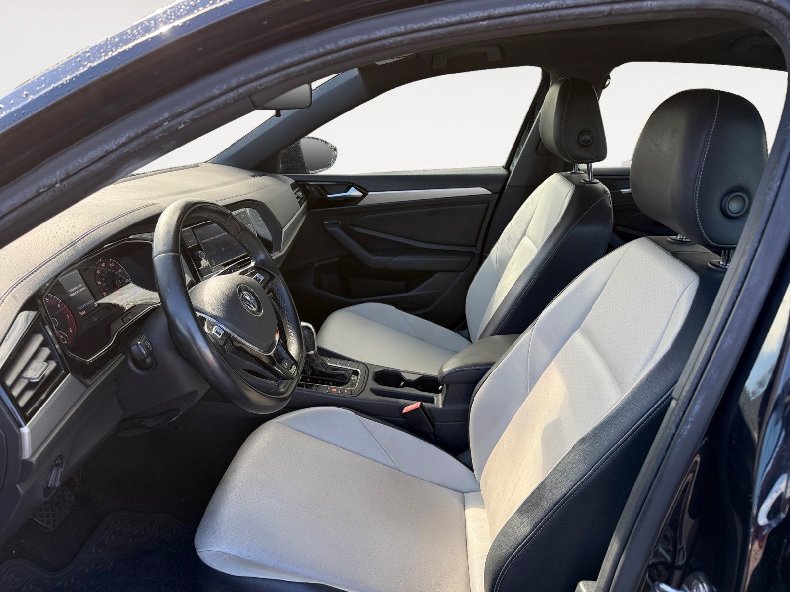 Used 2019 Volkswagen Jetta R-Line FWD image 9