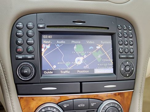 Used 2011 Mercedes-Benz SL 550 image 18