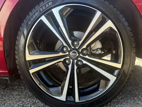 Used 2023 Nissan Sentra SR w/ SR Premium Package image 19