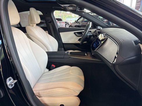 Certified 2025 Mercedes-Benz E 350 4MATIC Sedan image 10