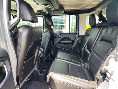 Used 2023 Jeep Wrangler Unlimited Sahara image 37