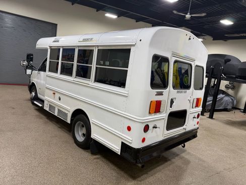 Used 2019 Chevrolet Express 3500 w/ School Bus Package image 19