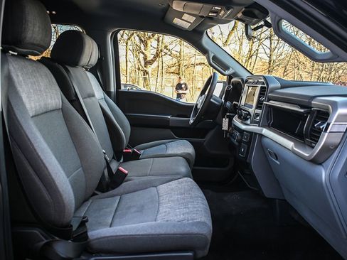 Used 2021 Ford F150 XLT image 17