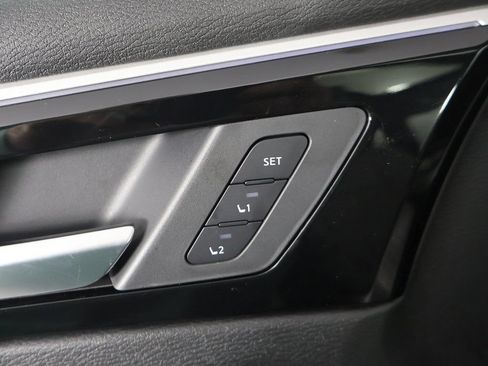Used 2025 Mitsubishi Outlander AWD image 42