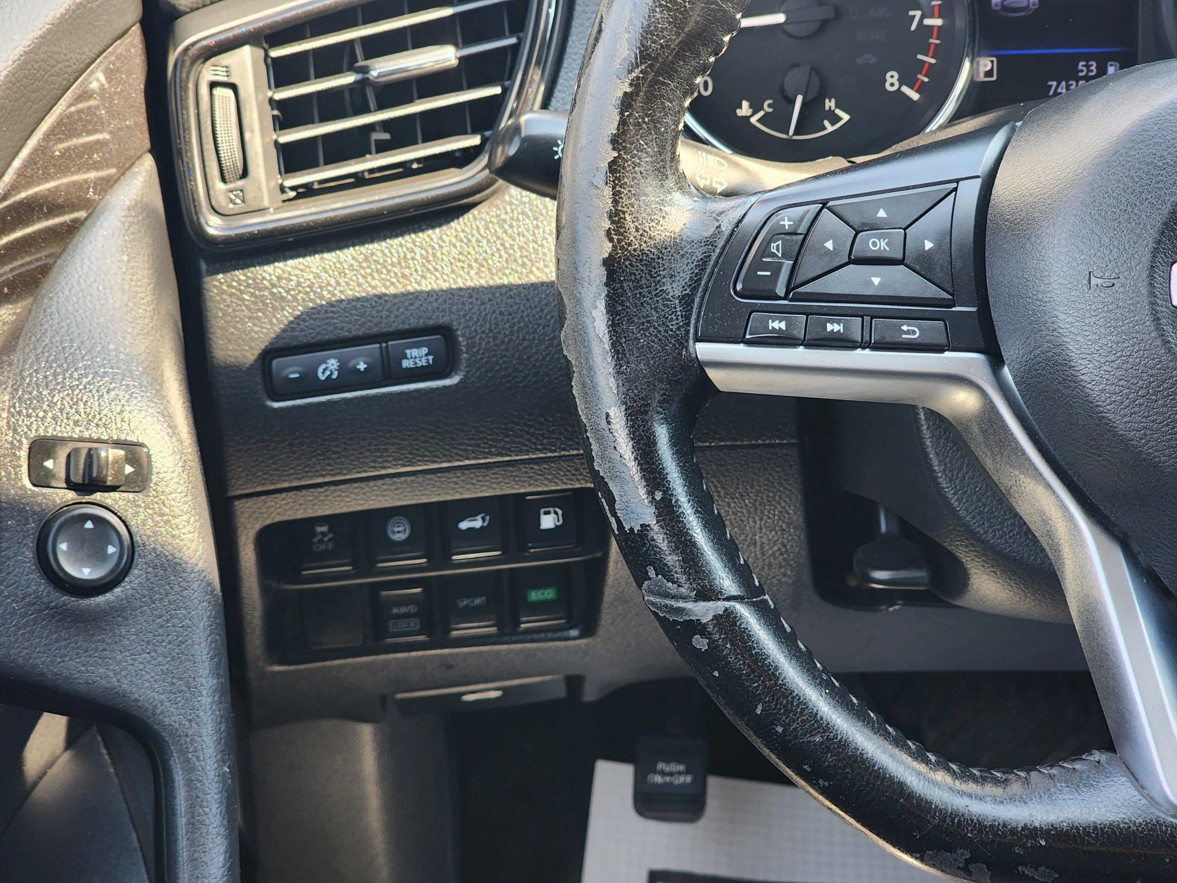 Used 2020 Nissan Rogue SV AWD/4WD image 12